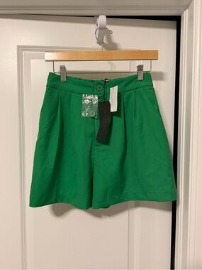 High-Waist Emerald Green Pleated Women's Shorts